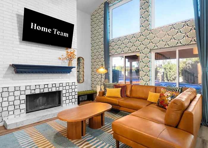 Glendale Getaway - Pool Court Theater Game Holiday home *