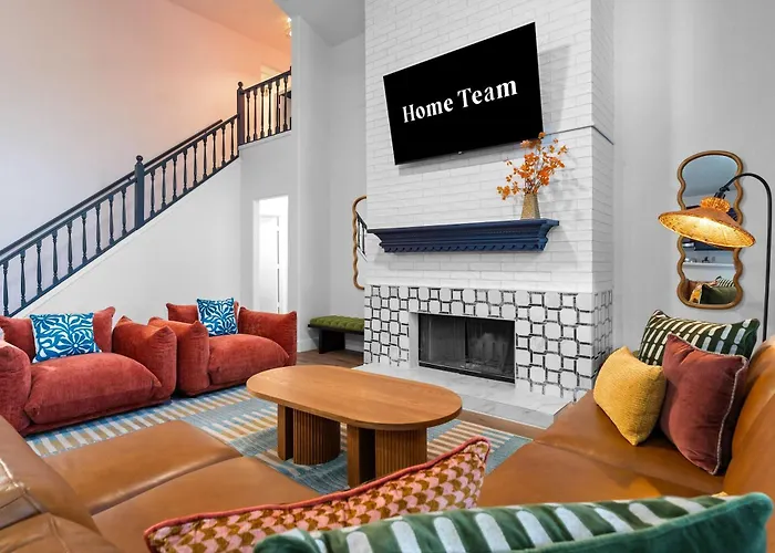 Holiday home Glendale Getaway - Pool Court Theater Game *