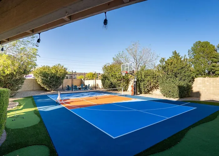 Glendale Getaway - Pool Court Theater Game * Phoenix